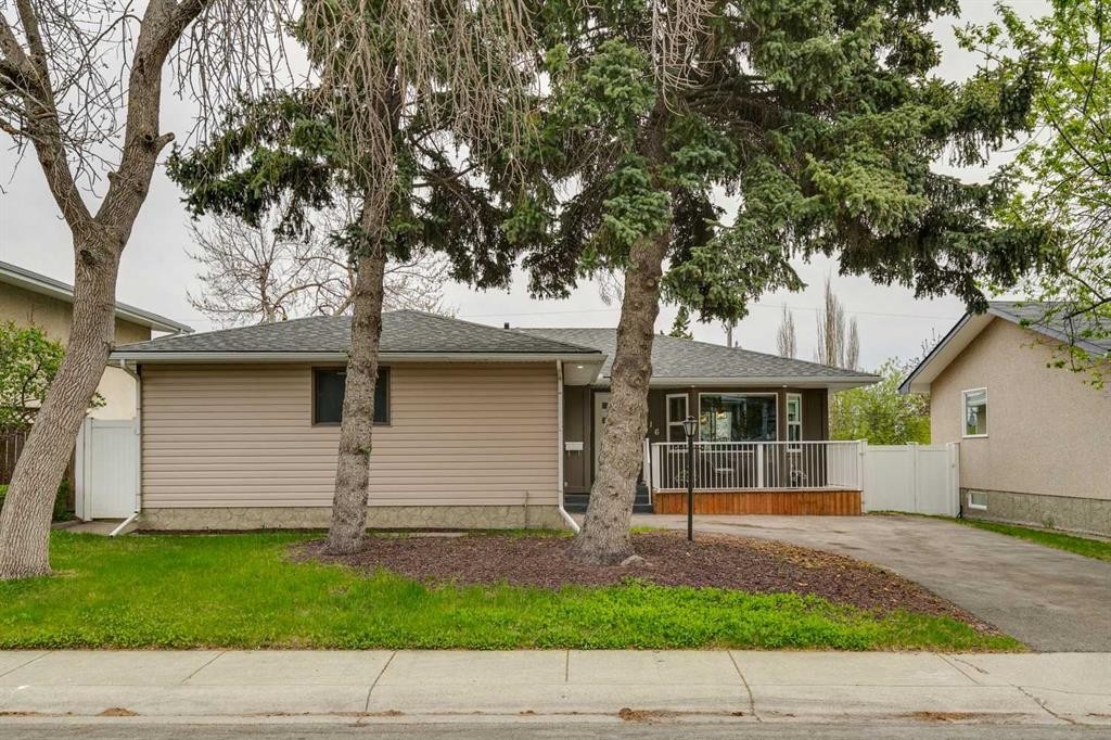 7116 Hunterwood Road Nw, Calgary, AB - Outdoor With Deck Patio Veranda