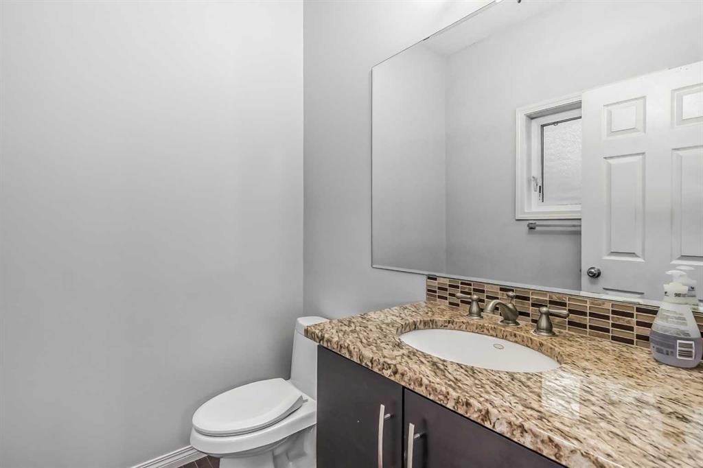 219 Kincora Lane Nw, Calgary, AB - Indoor Photo Showing Bathroom