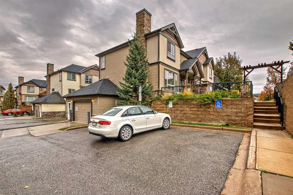 219 Kincora Lane Nw, Calgary, AB - Outdoor