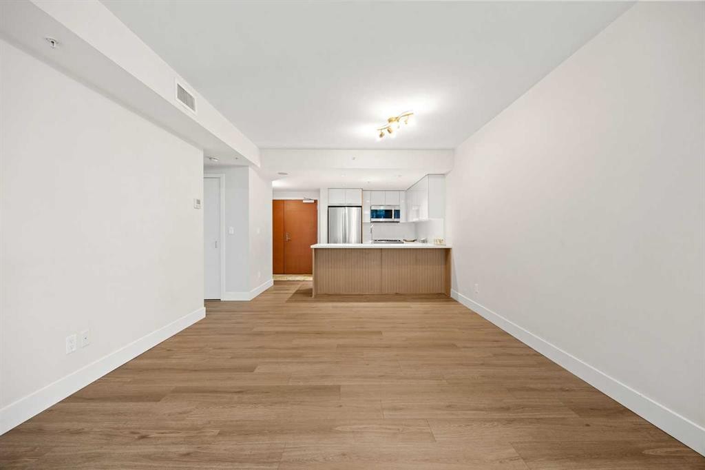 206-519 Riverfront Avenue Se, Calgary, AB - Indoor Photo Showing Other Room