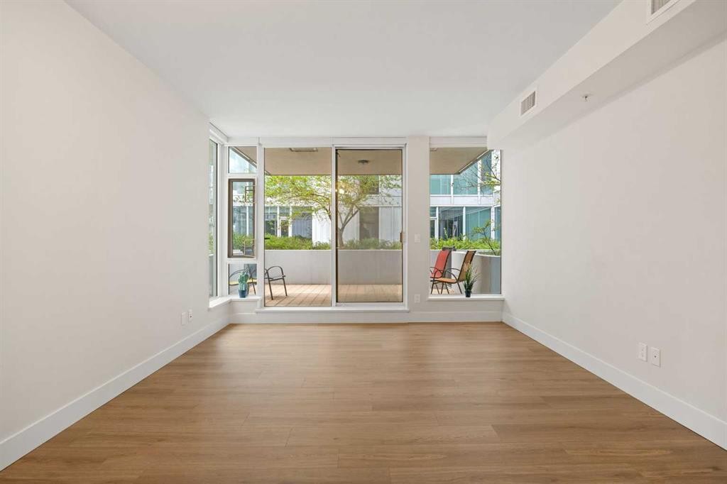 206-519 Riverfront Avenue Se, Calgary, AB - Indoor Photo Showing Other Room