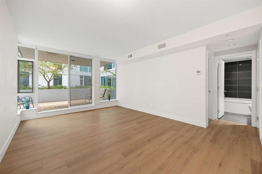 206-519 Riverfront Avenue Se, Calgary, AB - Indoor
