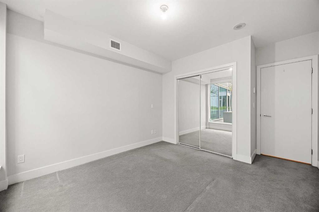 206-519 Riverfront Avenue Se, Calgary, AB - Indoor Photo Showing Other Room