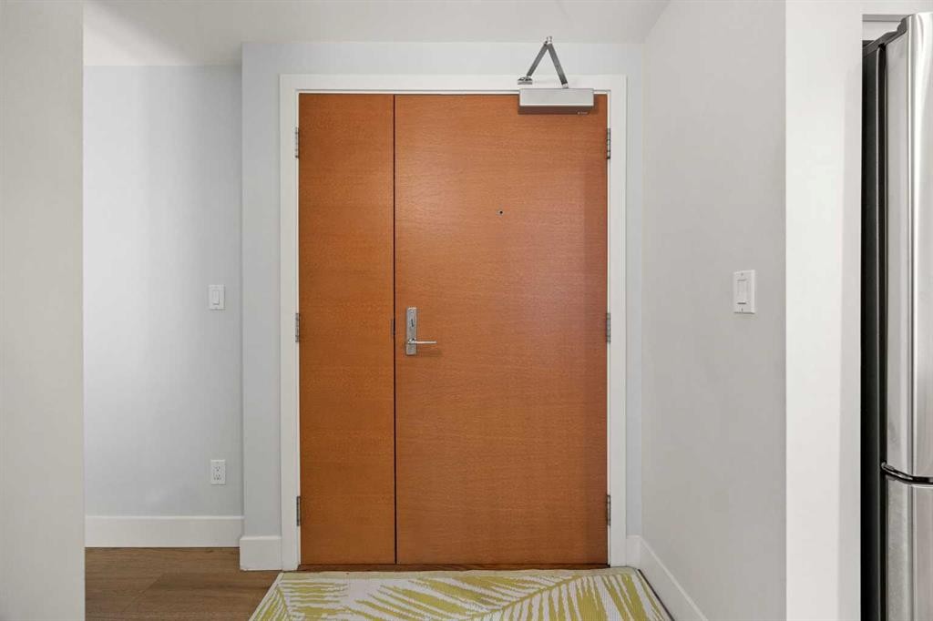 206-519 Riverfront Avenue Se, Calgary, AB - Indoor
