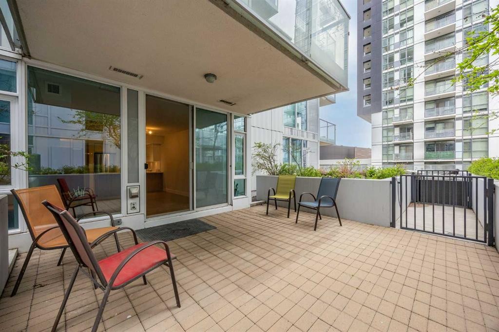 206-519 Riverfront Avenue Se, Calgary, AB - Outdoor With Exterior