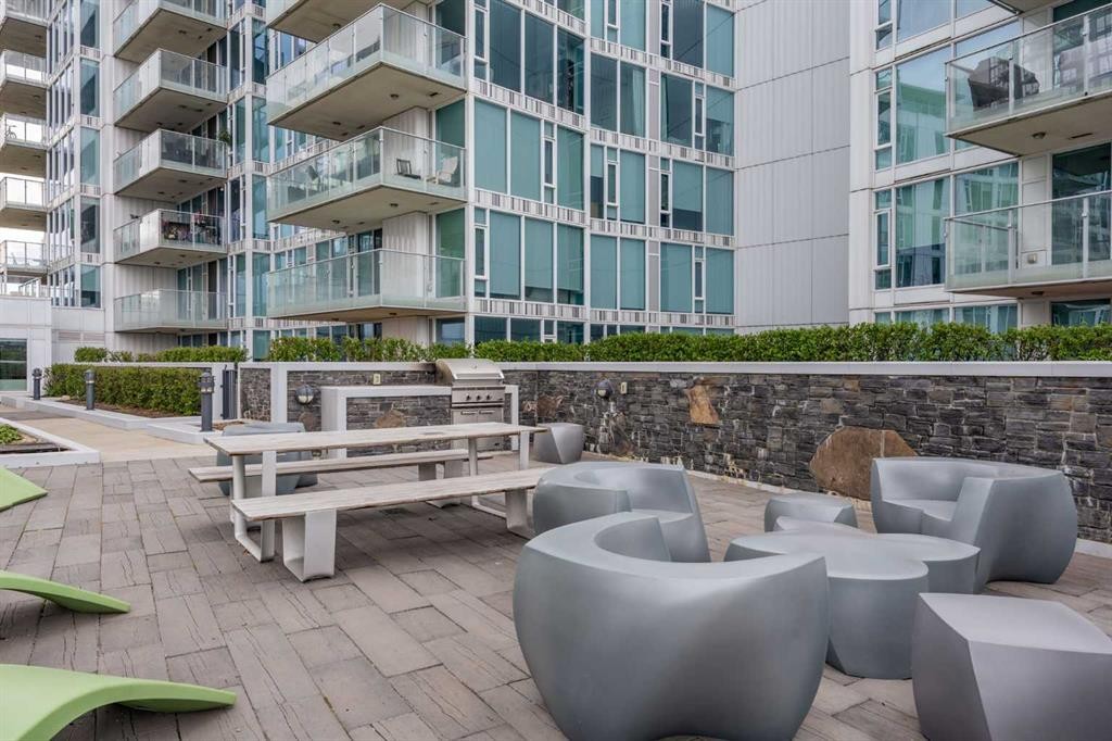 206-519 Riverfront Avenue Se, Calgary, AB - Outdoor