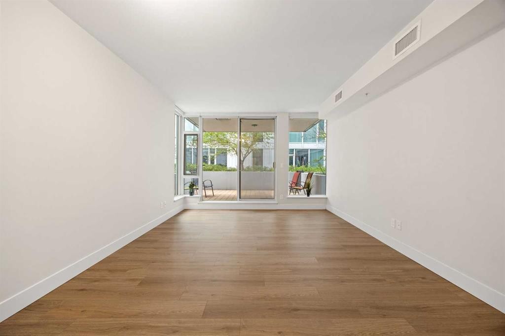 206-519 Riverfront Avenue Se, Calgary, AB - Indoor Photo Showing Other Room
