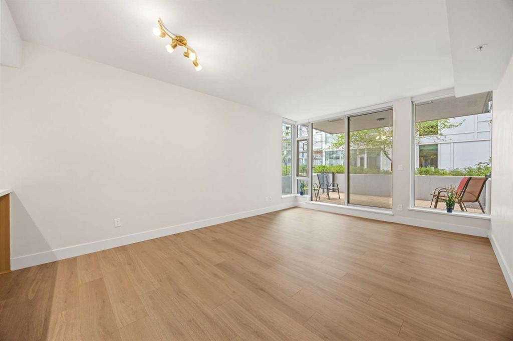 206-519 Riverfront Avenue Se, Calgary, AB - Indoor Photo Showing Other Room