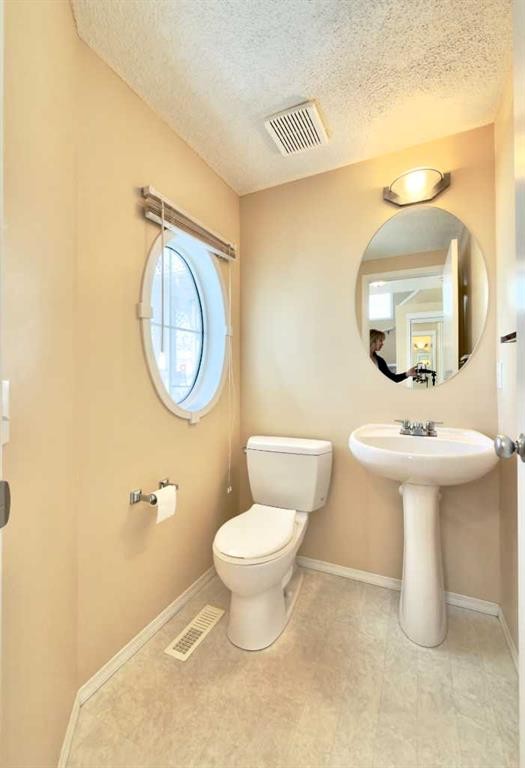 206 Tuscany Drive Nw, Calgary, AB - Indoor Photo Showing Bathroom