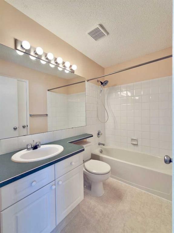206 Tuscany Drive Nw, Calgary, AB - Indoor Photo Showing Bathroom