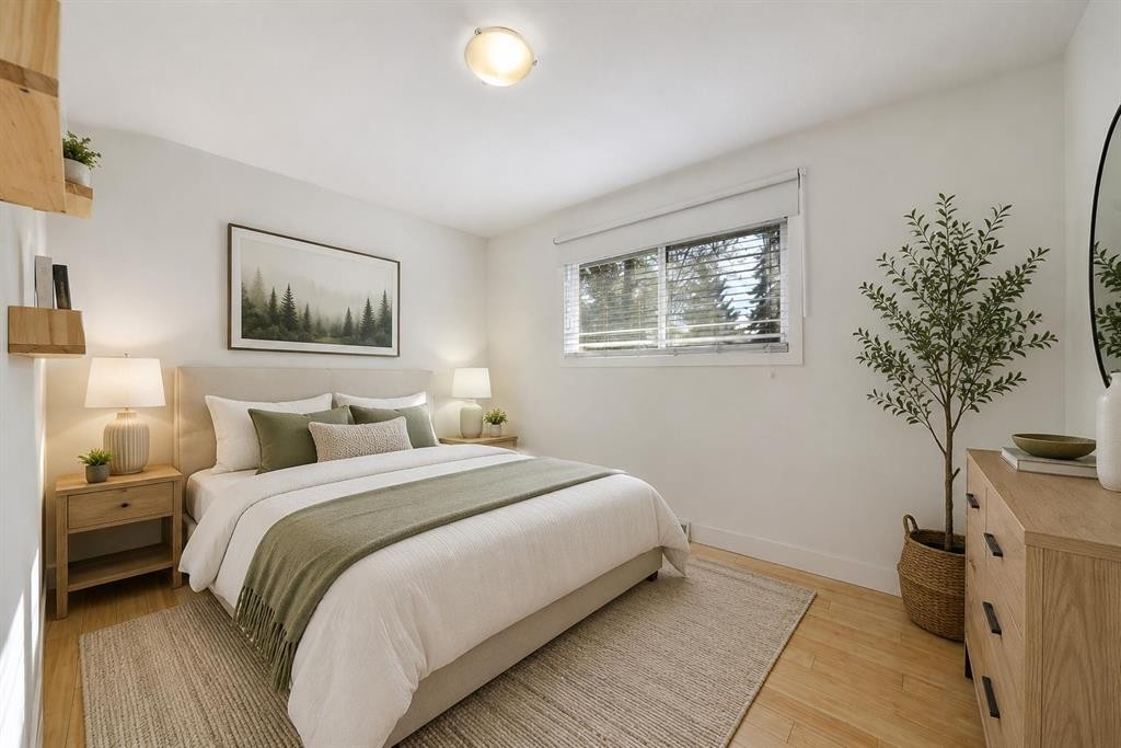 113 Langton Drive Sw, Calgary, AB - Indoor Photo Showing Bedroom