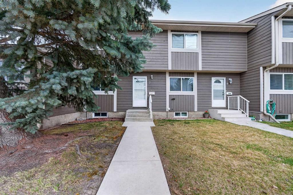7-14736 Deerfield, Calgary, AB - Outdoor