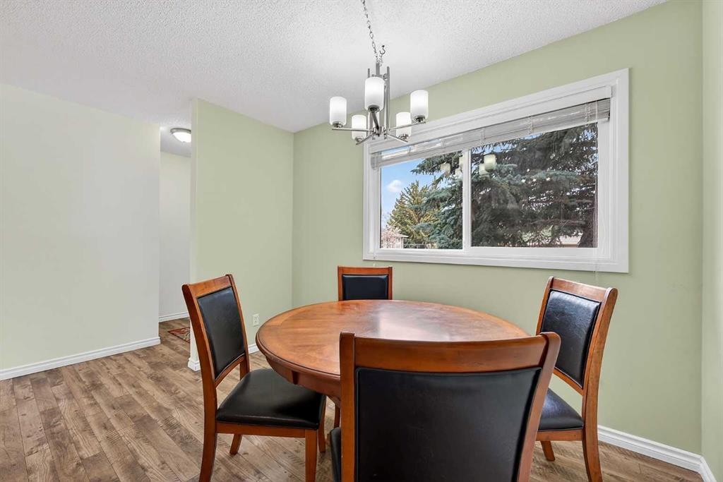 7-14736 Deerfield, Calgary, AB - Indoor Photo Showing Dining Room