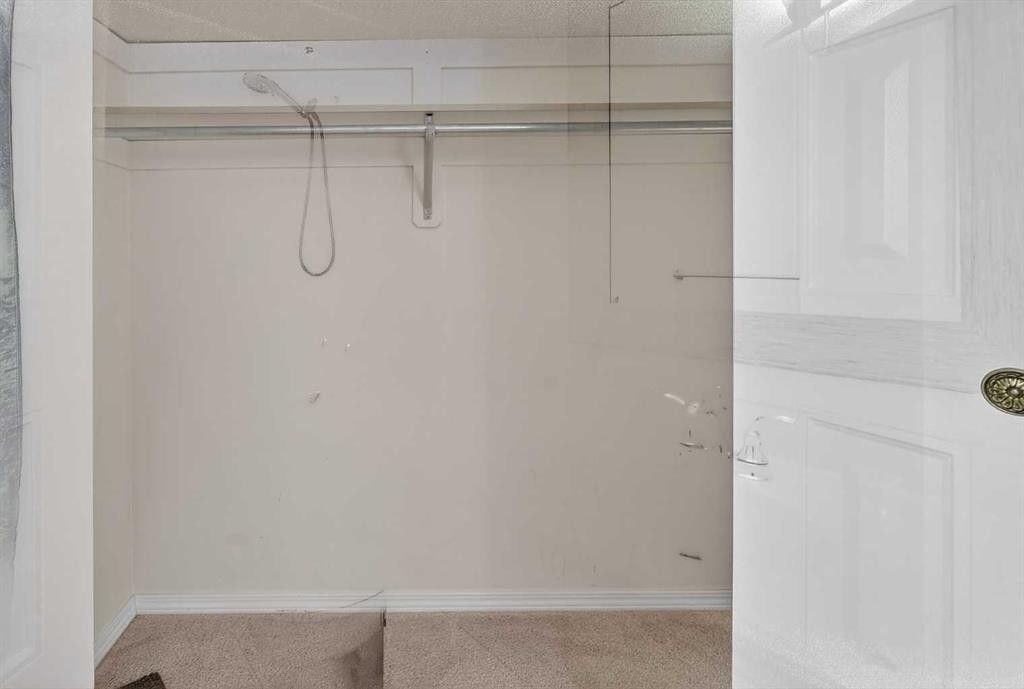 7-14736 Deerfield, Calgary, AB - Indoor