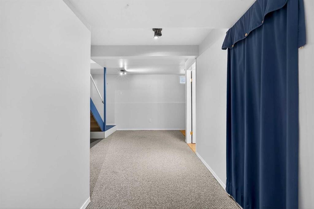 7-14736 Deerfield, Calgary, AB - Indoor