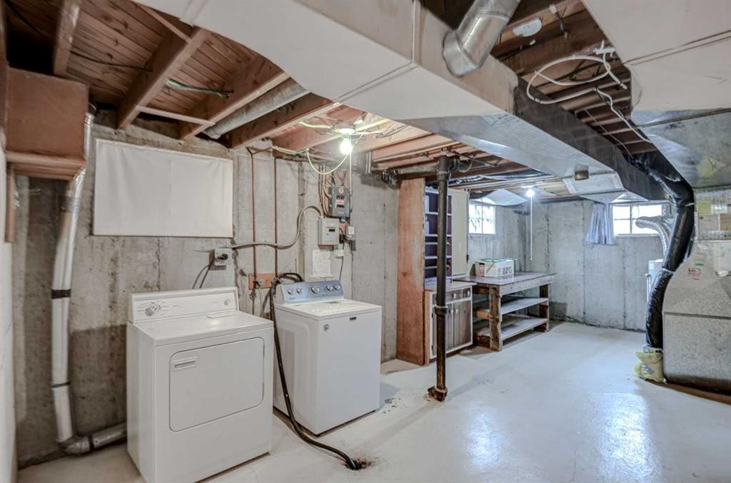 544 Thornhill Place Nw, Calgary, AB - Indoor Photo Showing Laundry Room