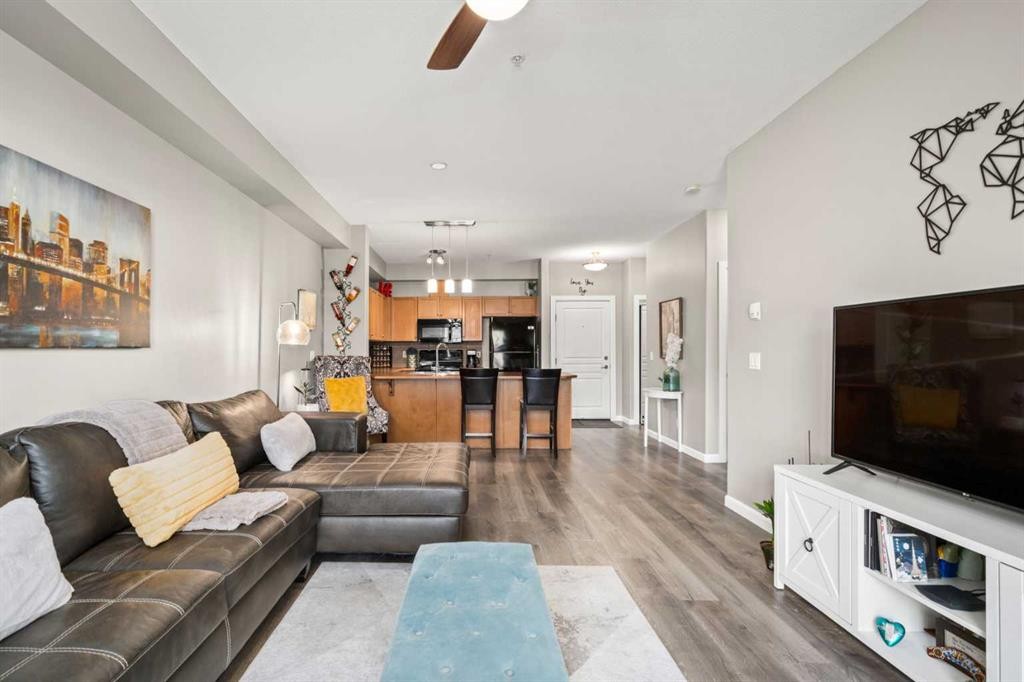 111-52 Cranfield Link Se, Calgary, AB - Indoor Photo Showing Living Room
