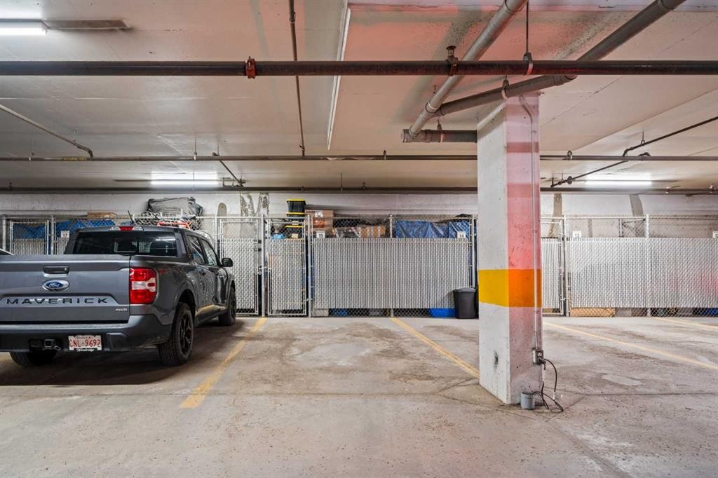 111-52 Cranfield Link Se, Calgary, AB - Indoor Photo Showing Garage