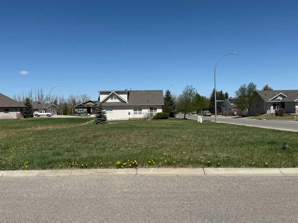 1101 Whispering Greens Bay, Vulcan, AB