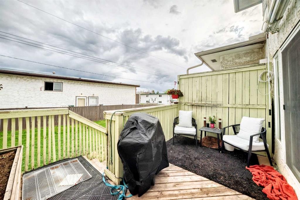 1-6-8 Huntley Close Ne, Calgary, AB - Outdoor With Deck Patio Veranda With Exterior