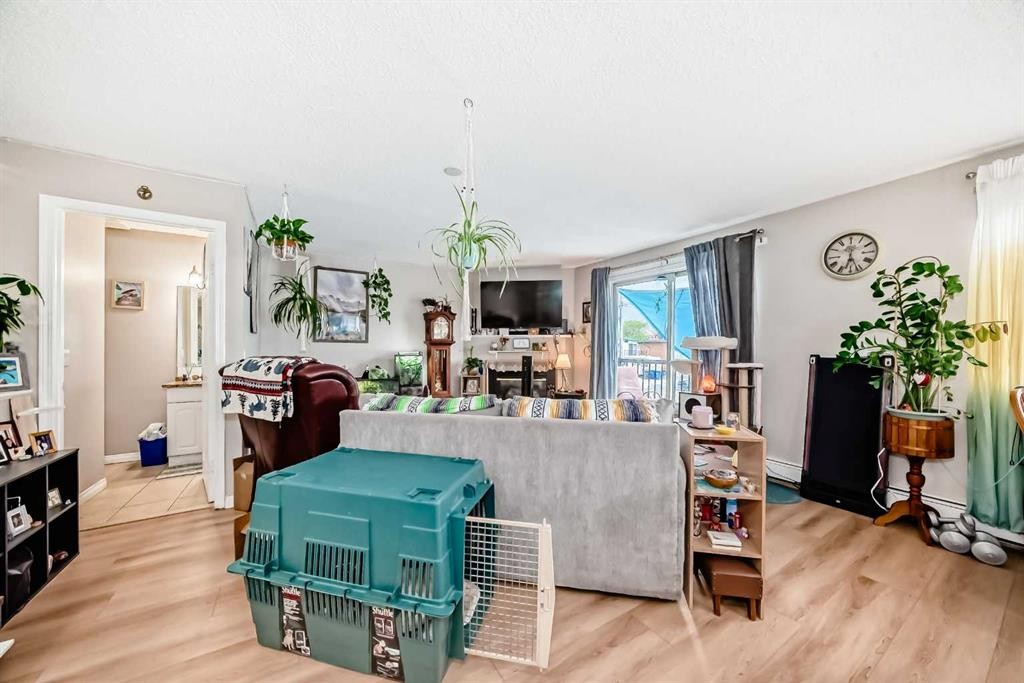 1-6-8 Huntley Close Ne, Calgary, AB - Indoor
