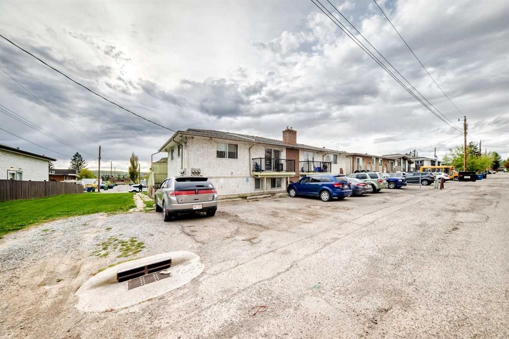 1-6-8 Huntley Close Ne, Calgary, AB - Outdoor