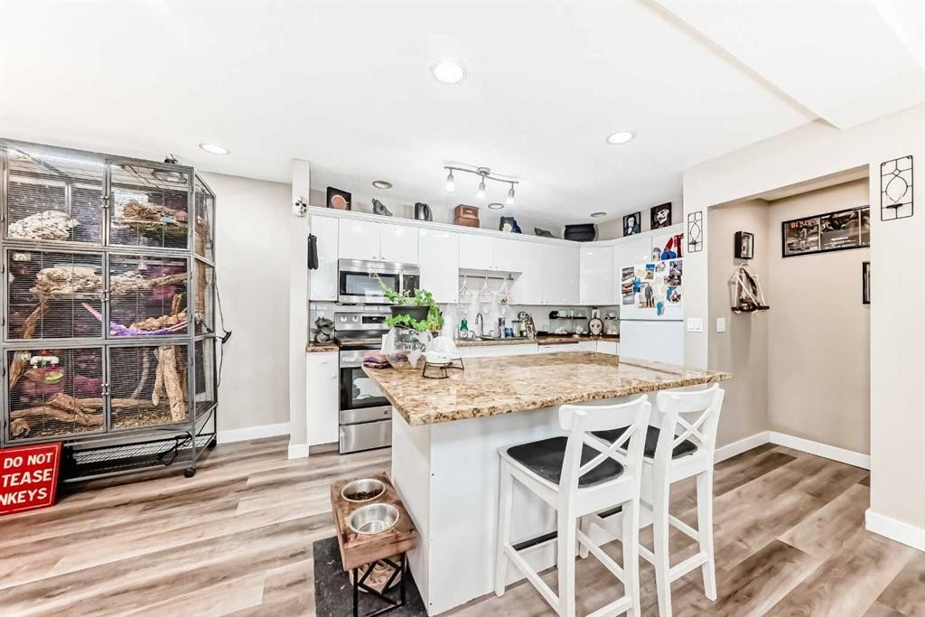 1-6-8 Huntley Close Ne, Calgary, AB - Indoor Photo Showing Kitchen