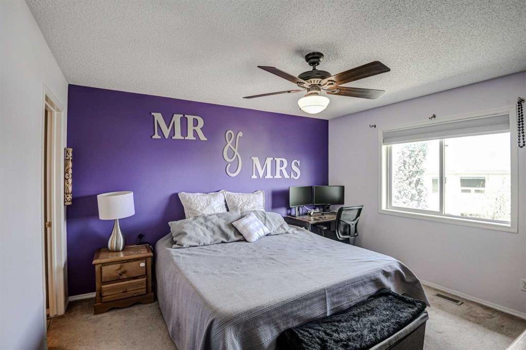181 Citadel Ridge Close Nw, Calgary, AB - Indoor Photo Showing Bedroom