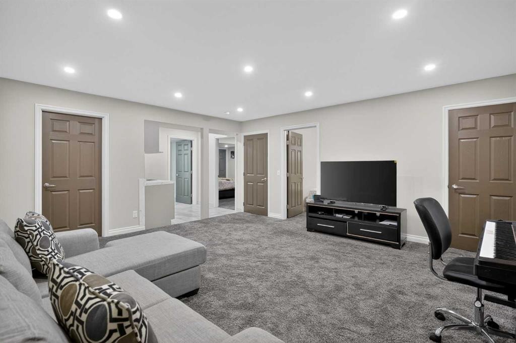 32 Evanspark Circle Nw, Calgary, AB - Indoor