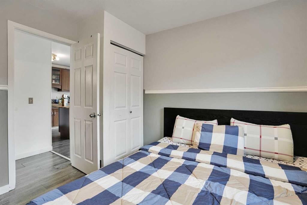 32 Taraglen Place Ne, Calgary, AB - Indoor Photo Showing Bedroom