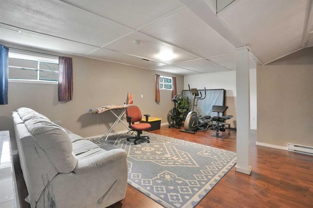 32 Taraglen Place Ne, Calgary, AB - Indoor