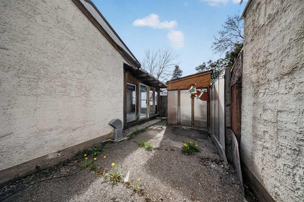 520 43 Street Se, Calgary, AB - Outdoor