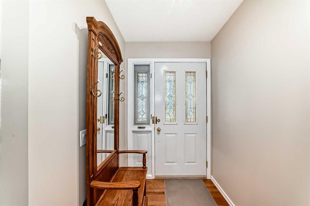 308 Cannington Place Sw, Calgary, AB - Indoor Photo Showing Dining Room