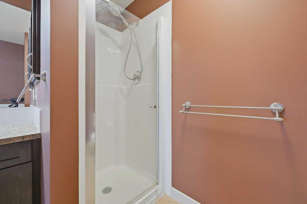 320 Rainbow Falls Drive, Chestermere, AB - Indoor Photo Showing Bathroom