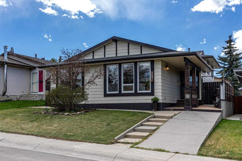 28 Beddington Crescent Ne, Calgary, AB - Outdoor