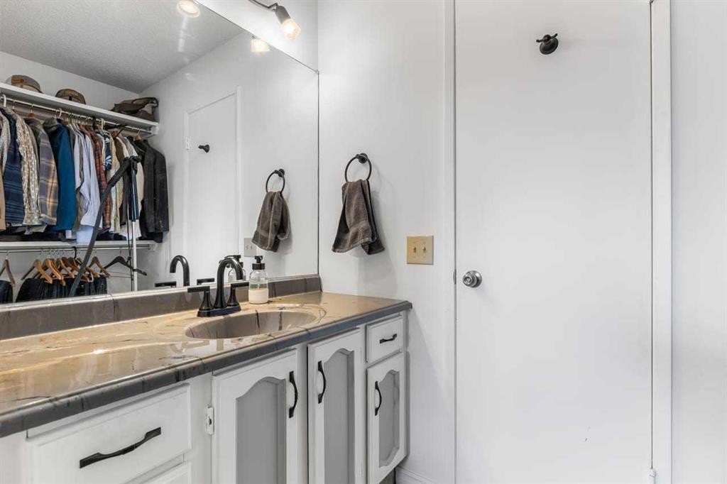 28 Beddington Crescent Ne, Calgary, AB - Indoor With Storage