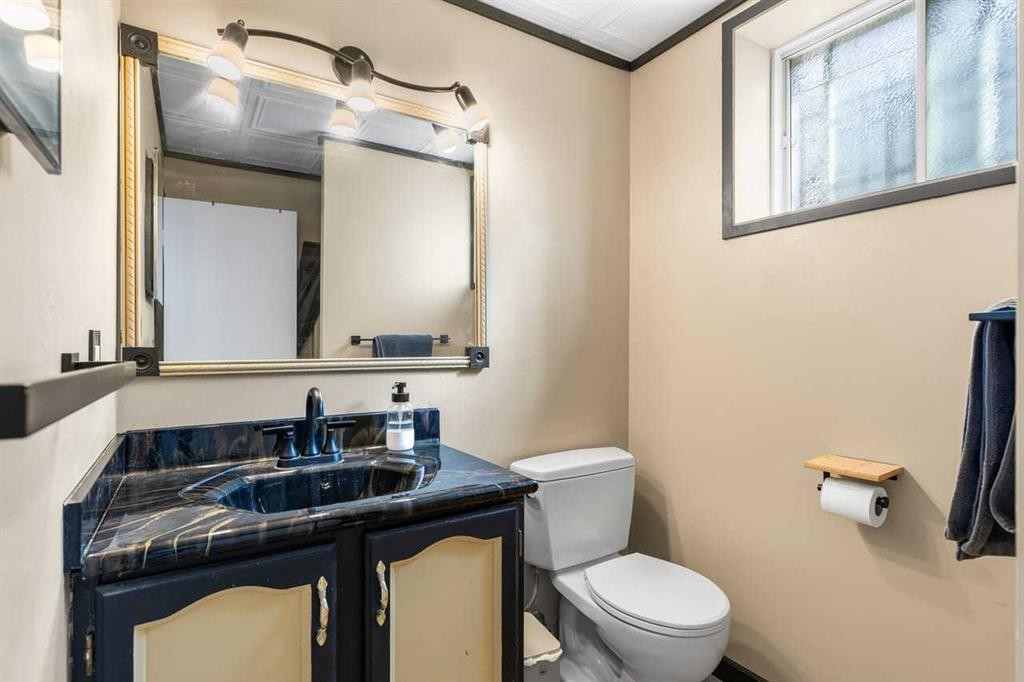28 Beddington Crescent Ne, Calgary, AB - Indoor Photo Showing Bathroom