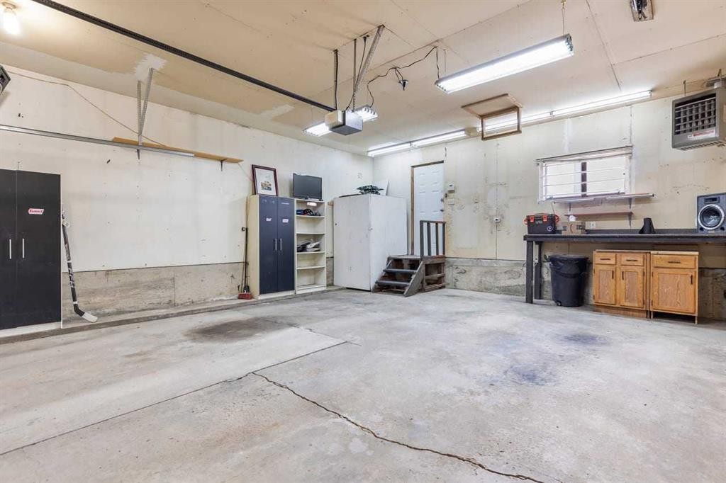 28 Beddington Crescent Ne, Calgary, AB - Indoor Photo Showing Garage