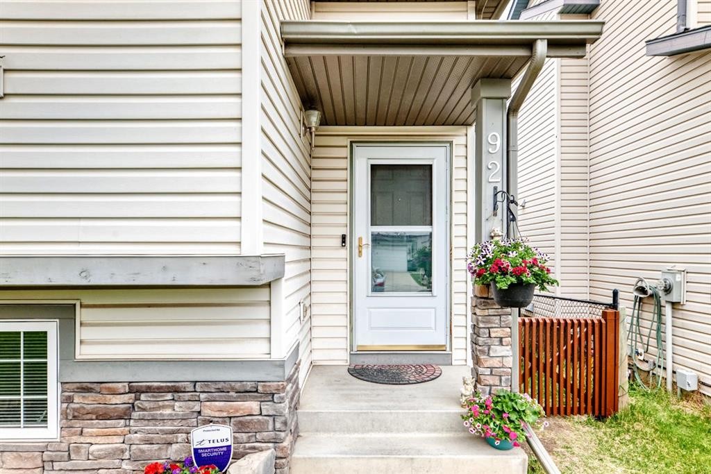 92 Everstone Rise Sw, Calgary, AB - Outdoor With Exterior