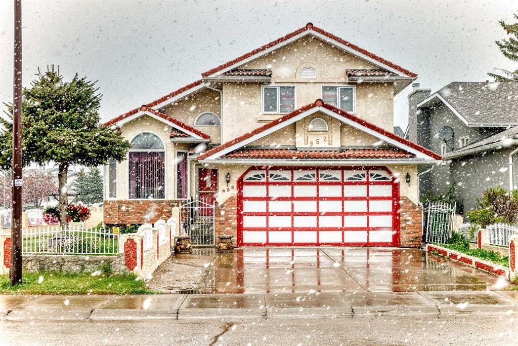952 Applewood Drive Se, Calgary, AB - Outdoor