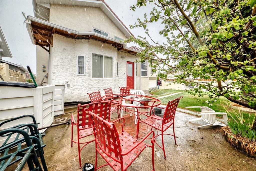 952 Applewood Drive Se, Calgary, AB - Outdoor