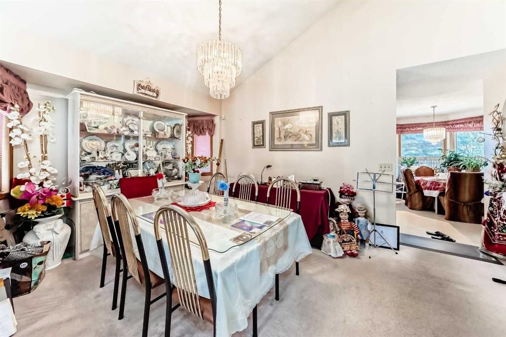 952 Applewood Drive Se, Calgary, AB - Indoor Photo Showing Dining Room