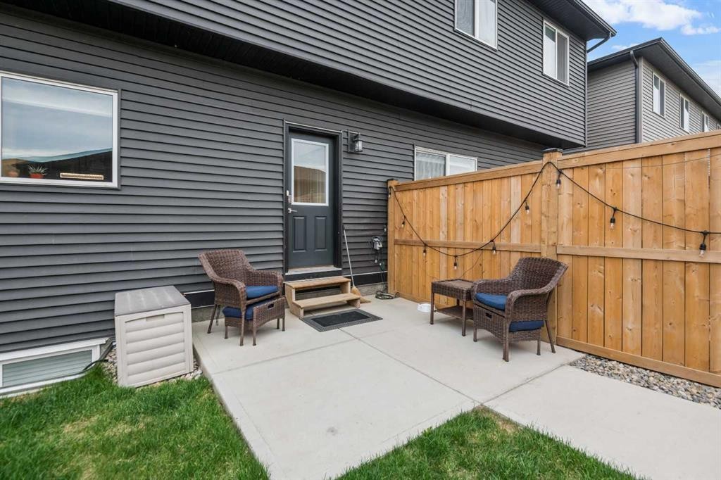 315 Wolf Creek Way Se, Calgary, AB - Outdoor With Exterior