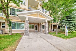 1113-4 Kingsland Close SEAirdrie, AB T4A 0J3