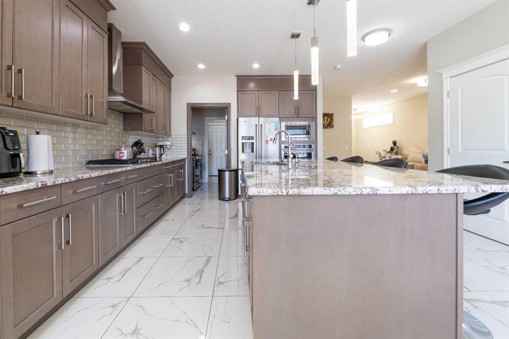 19 Red Sky Gardens Ne, Calgary, AB - Indoor Photo Showing Kitchen With Upgraded Kitchen