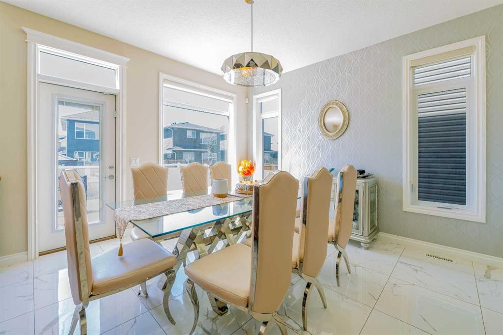 19 Red Sky Gardens Ne, Calgary, AB - Indoor Photo Showing Dining Room