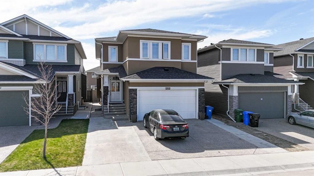 19 Red Sky Gardens Ne, Calgary, AB - Outdoor With Facade