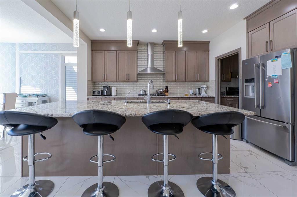 19 Red Sky Gardens Ne, Calgary, AB - Indoor Photo Showing Kitchen With Upgraded Kitchen