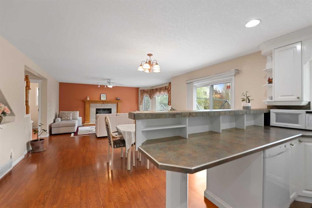434 Douglas Woods Mews Se, Calgary, AB - Indoor