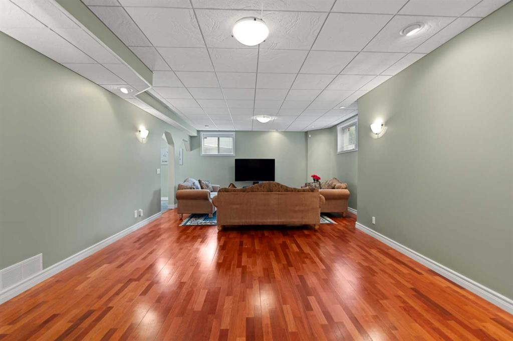 434 Douglas Woods Mews Se, Calgary, AB - Indoor